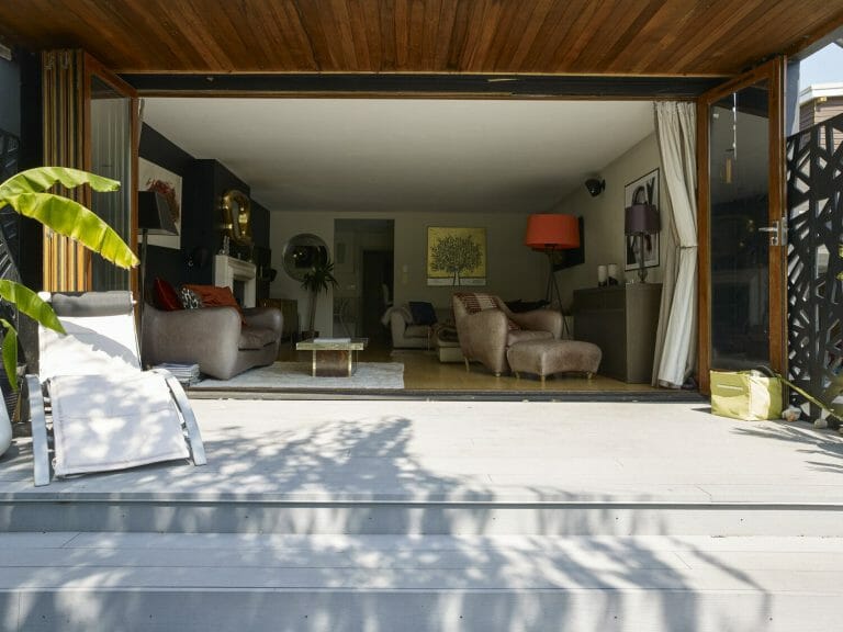 Stylish Riverfront Home image 10