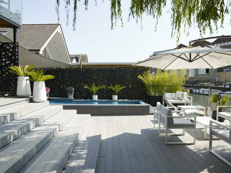 Stylish Riverfront Home image 5
