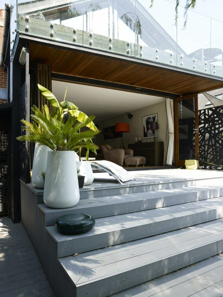 Stylish Riverfront Home image 15