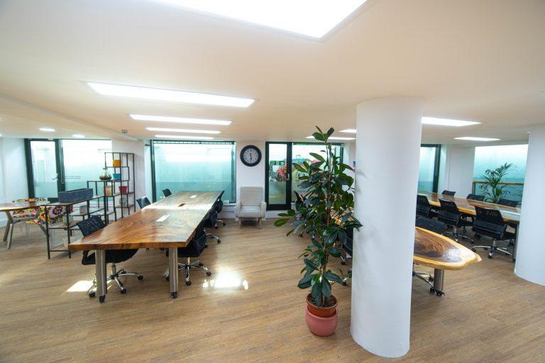 Modern Office Space image 11