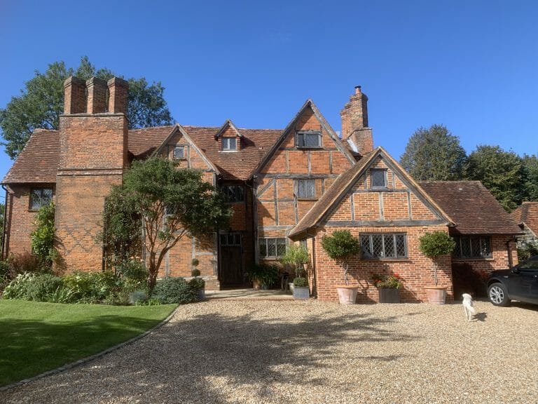 Country House in Hampshire image 2