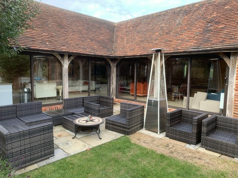 Country House in Hampshire image 3