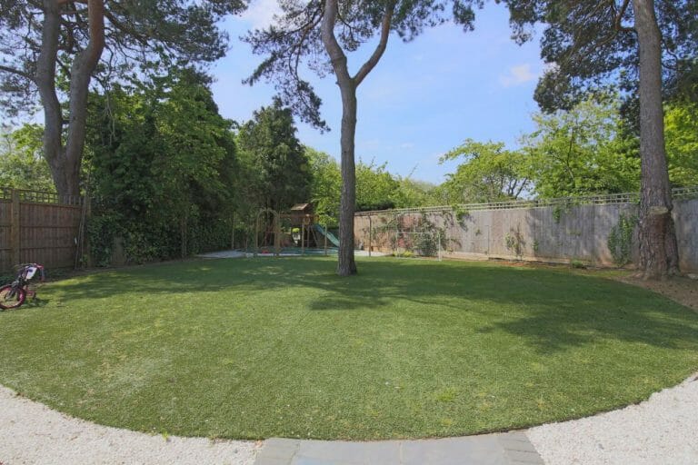 Large Modern Home image 11