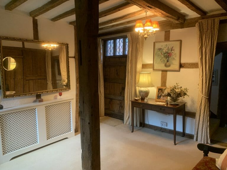 Country House in Hampshire image 4