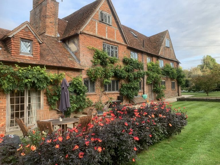 Country House in Hampshire image 1