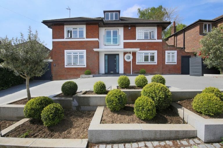 Large Modern Home image 10