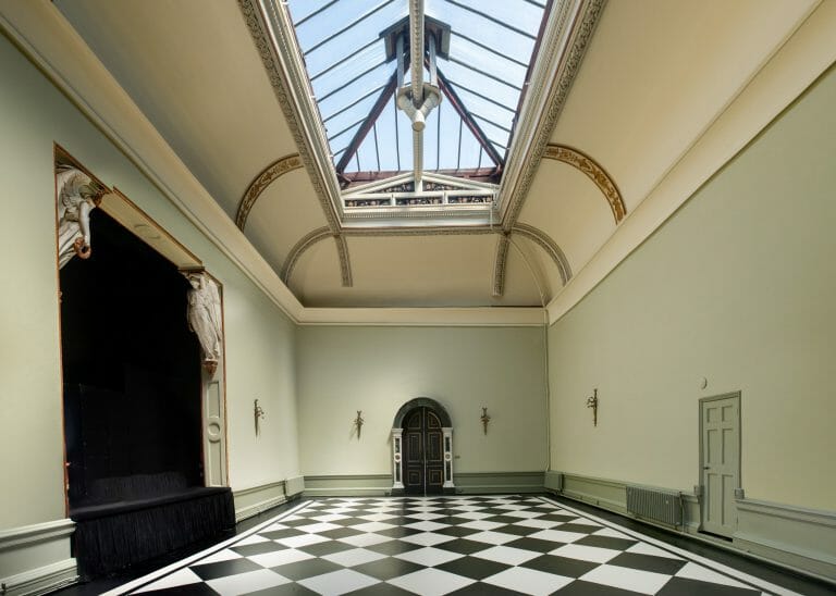 Georgian Mansion in Surrey image 4