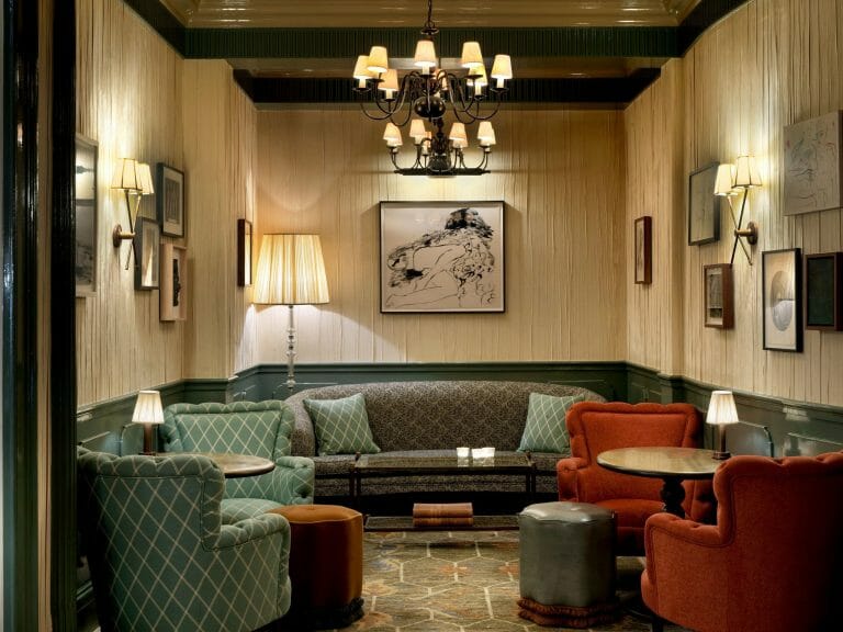 Champagne Bar and Hotel Suite image 2