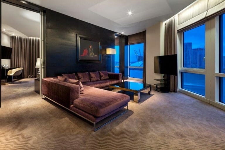 Hotel in Canary Wharf image 16