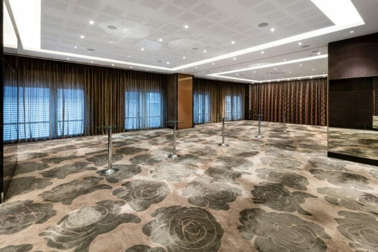Hotel in Canary Wharf image 13