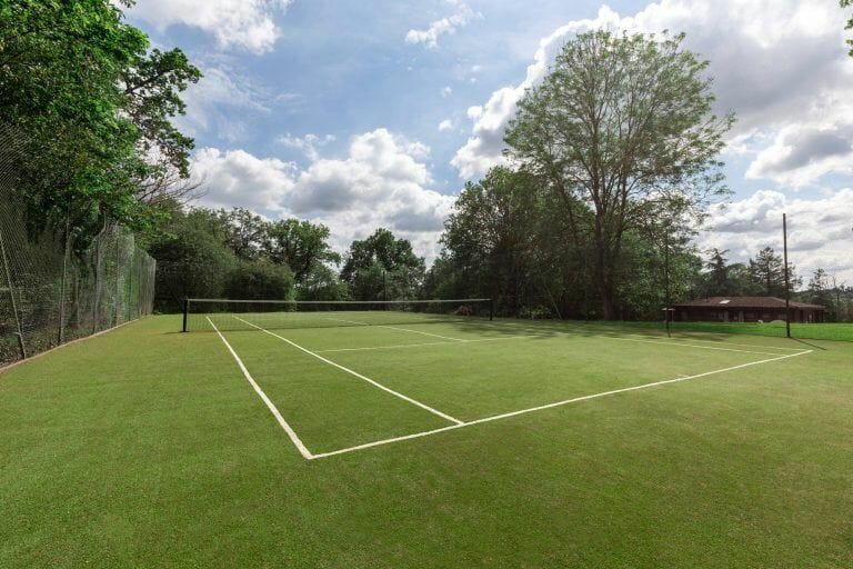 Hertford Villa with Pool, Gym and Garage image 55