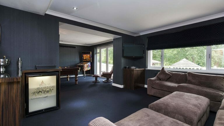 Hertford Villa with Pool, Gym and Garage image 32