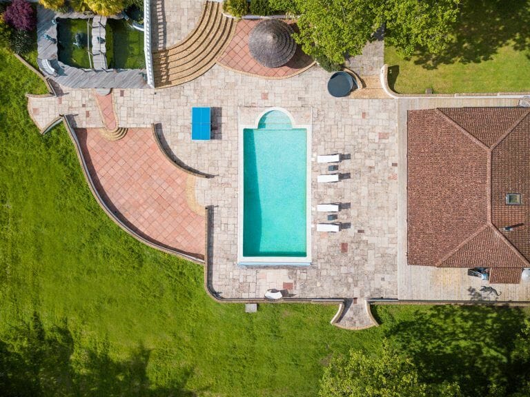 Hertford Villa with Pool, Gym and Garage image 5