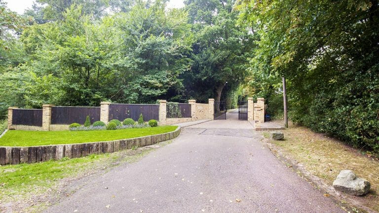 Hertford Villa with Pool, Gym and Garage image 6