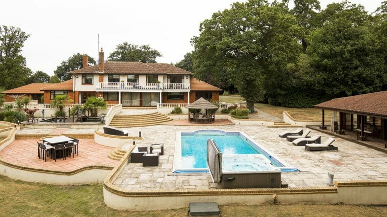 Hertford Villa with Pool, Gym and Garage image 14