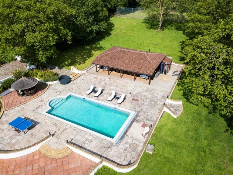 Hertford Villa with Pool, Gym and Garage image 46