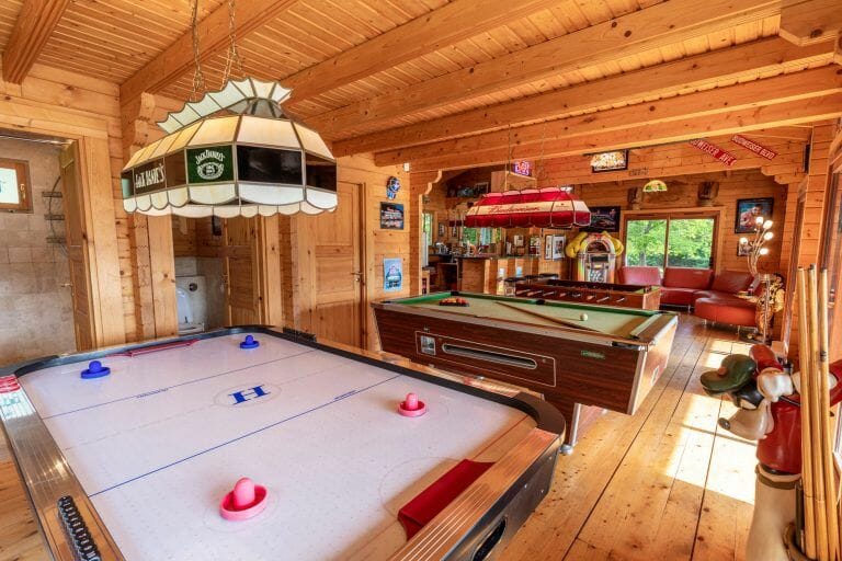 Hertford Villa with Pool, Gym and Garage image 62
