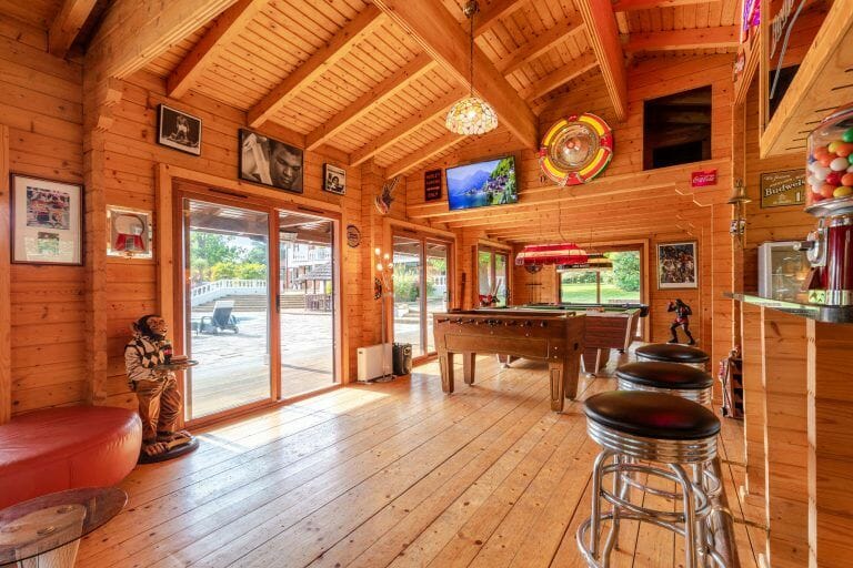 Hertford Villa with Pool, Gym and Garage image 63