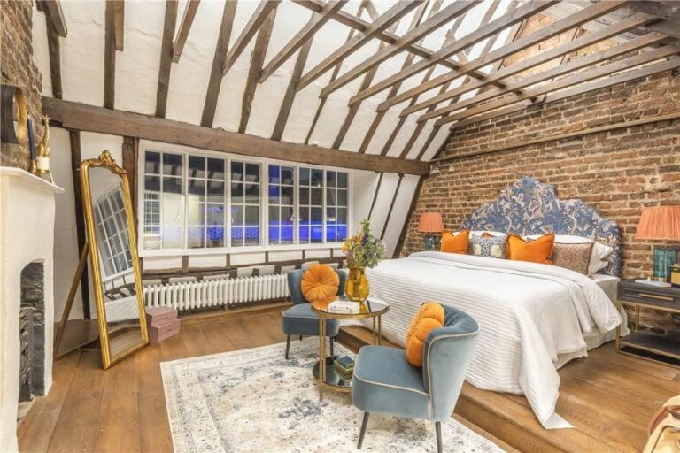 Soho Property image 9