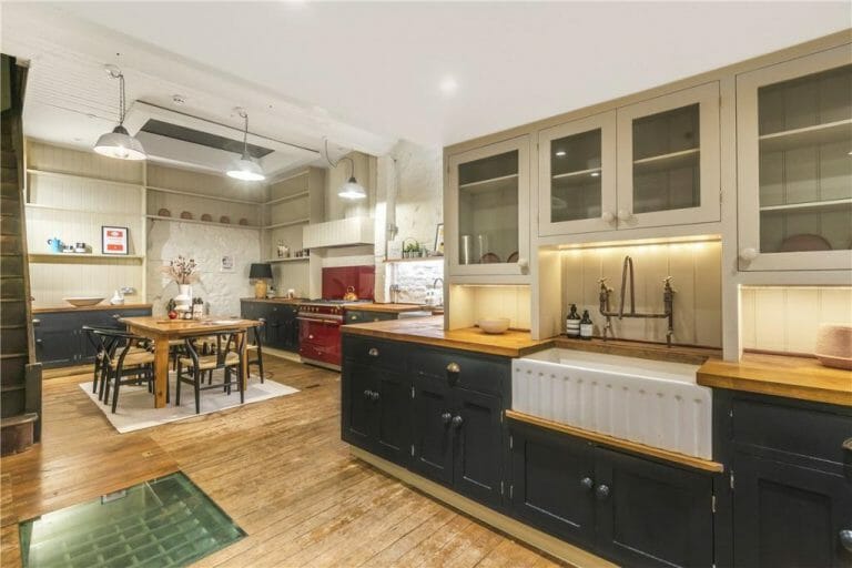 Soho Property image 3