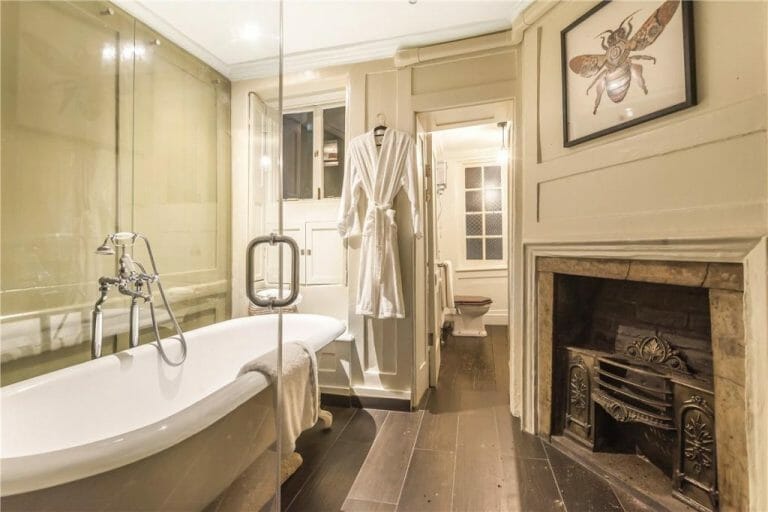 Soho Property image 13