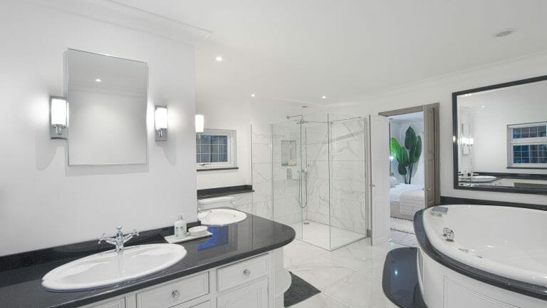 Hertford Villa with Pool, Gym and Garage image 43