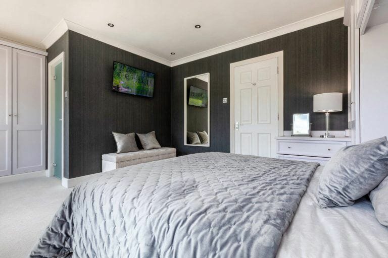 Hertford Villa with Pool, Gym and Garage image 68