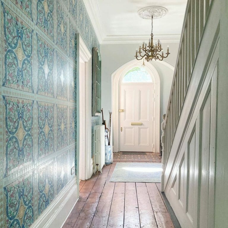 Detached Victorian Home image 3