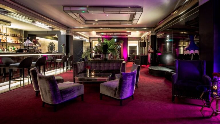 Art Deco Ballroom image 13