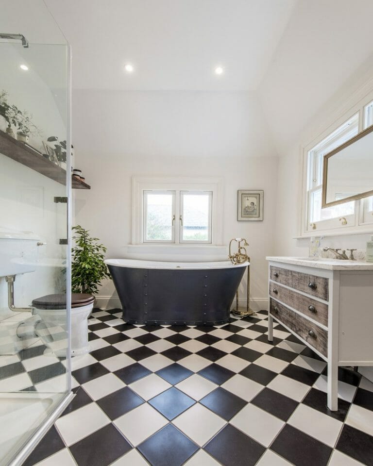 Detached Victorian Home image 17