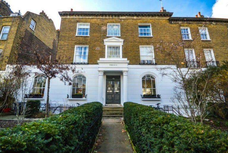 Regency Townhouse image 2