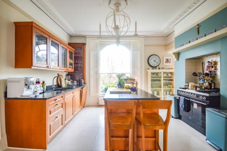 Regency Townhouse image 6