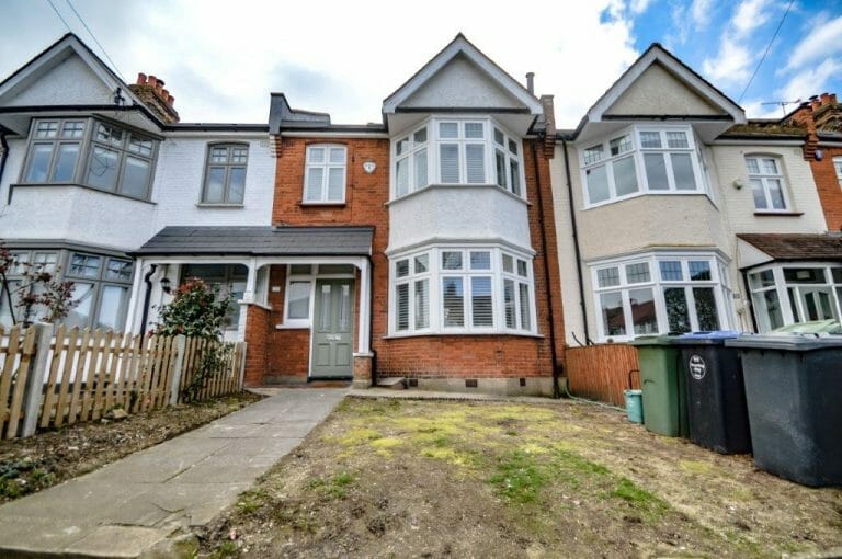 Modern Property in Kensal Green image 1