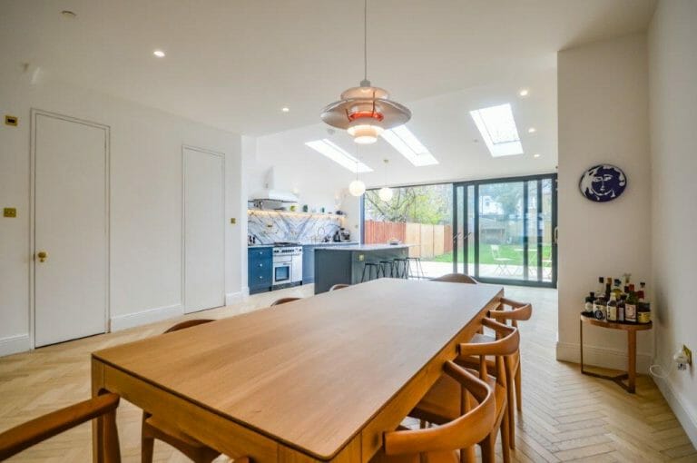 Modern Property in Kensal Green image 8