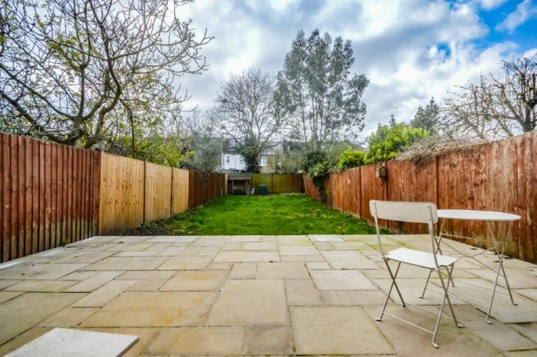 Modern Property in Kensal Green image 9
