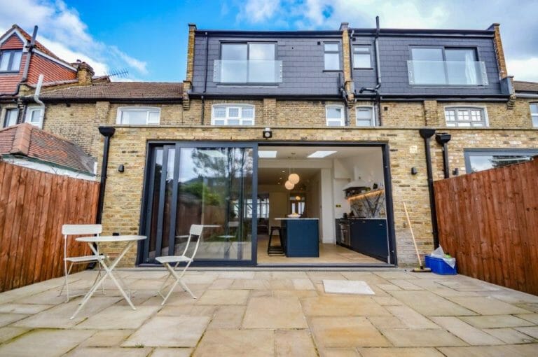 Modern Property in Kensal Green image 10
