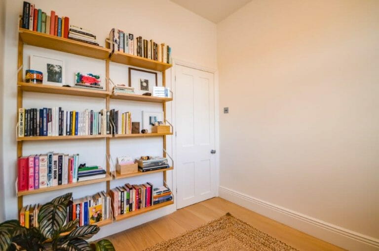 Modern Property in Kensal Green image 20