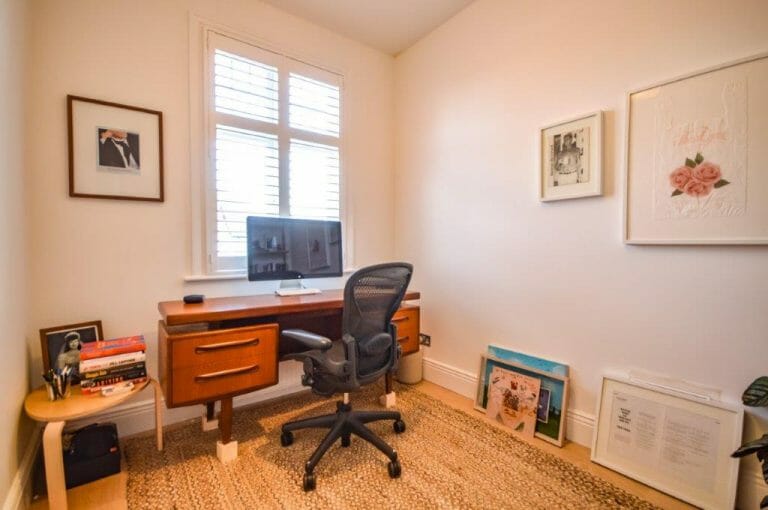 Modern Property in Kensal Green image 21