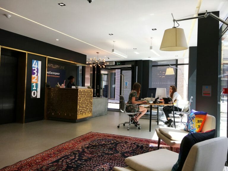 Modern Office in Spitalfields image 7