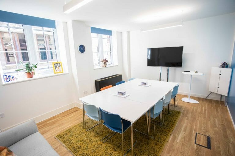 Modern Office in Spitalfields image 5