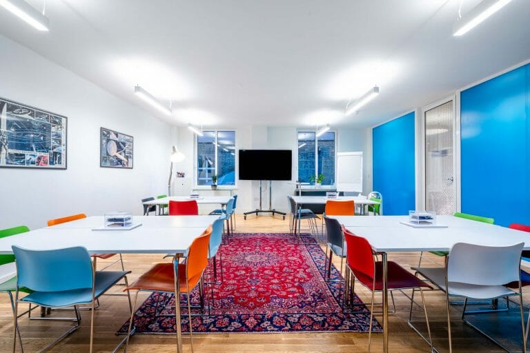 Modern Office in Spitalfields image 2