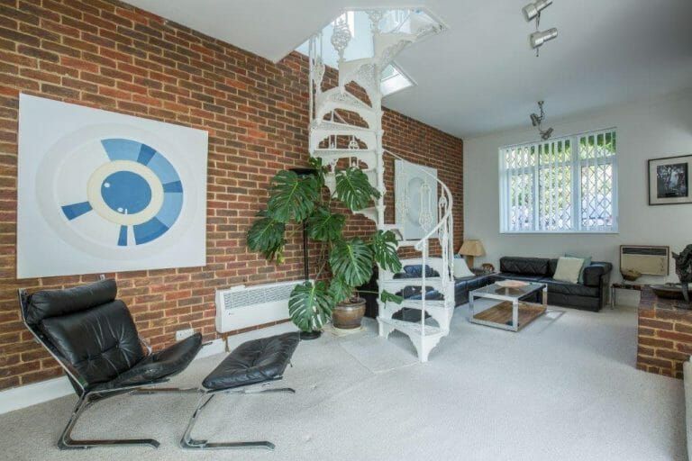 R881- Detached Home image 5