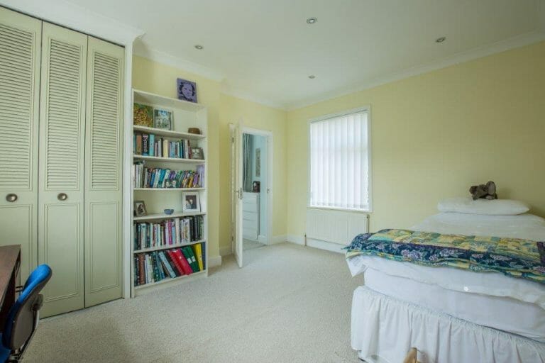 R881- Detached Home image 13