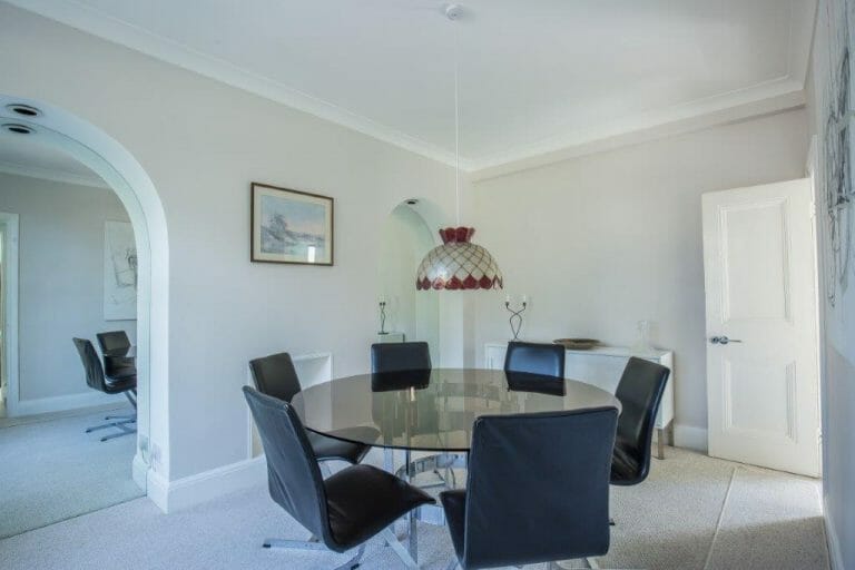 R881- Detached Home image 8