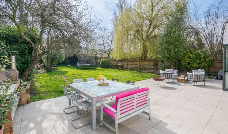 Lime & Pink Streatham image 38