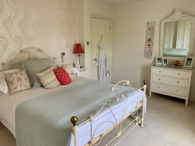 Stylish Streatham House image 36