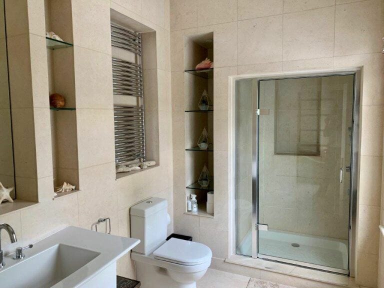 Stylish Streatham House image 45
