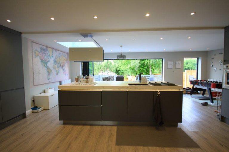 Whetstone Modernised Family Home image 4