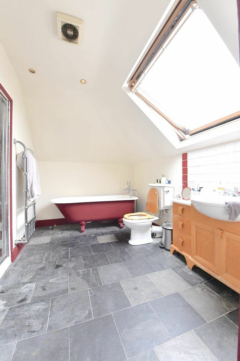 Mill Hill Family Home image 31