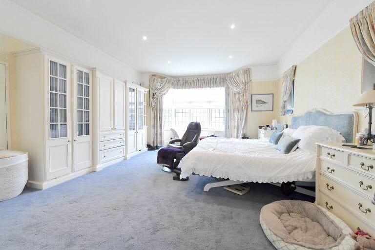 Mill Hill Family Home image 26